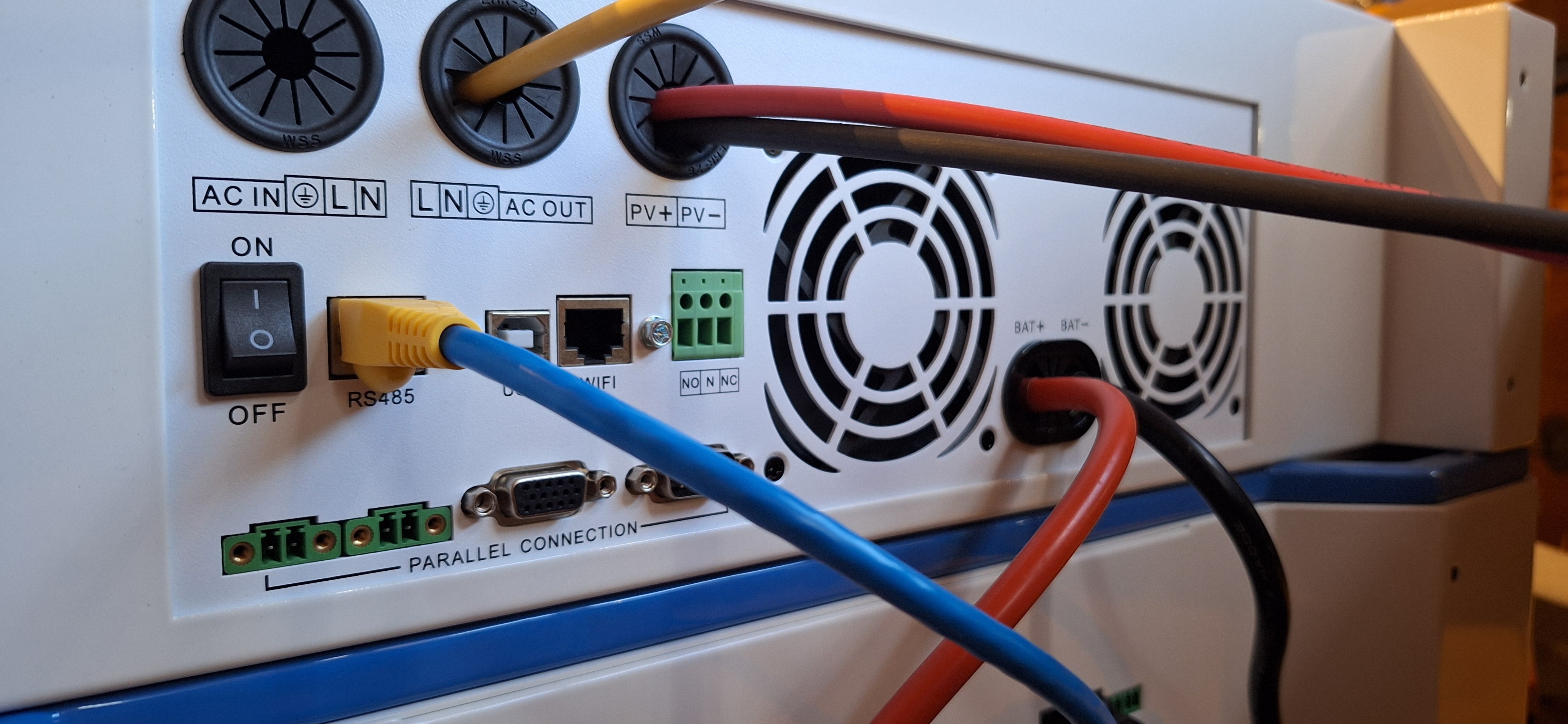 OMO All-In-One Customizable Stacking Inverter/Battery System 5500W Inverter + 25.6KW Lithium Battery