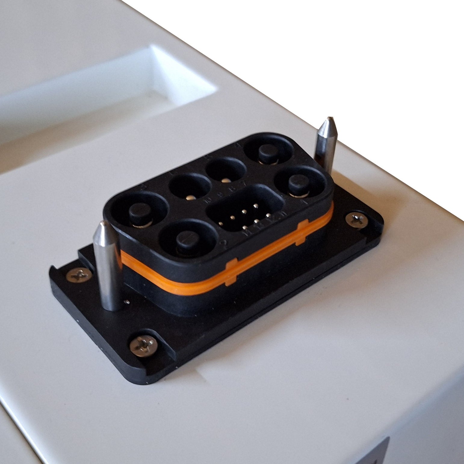 OMO E-Line Inverter + 10.24KW OMO E-Line Lithium Battery
