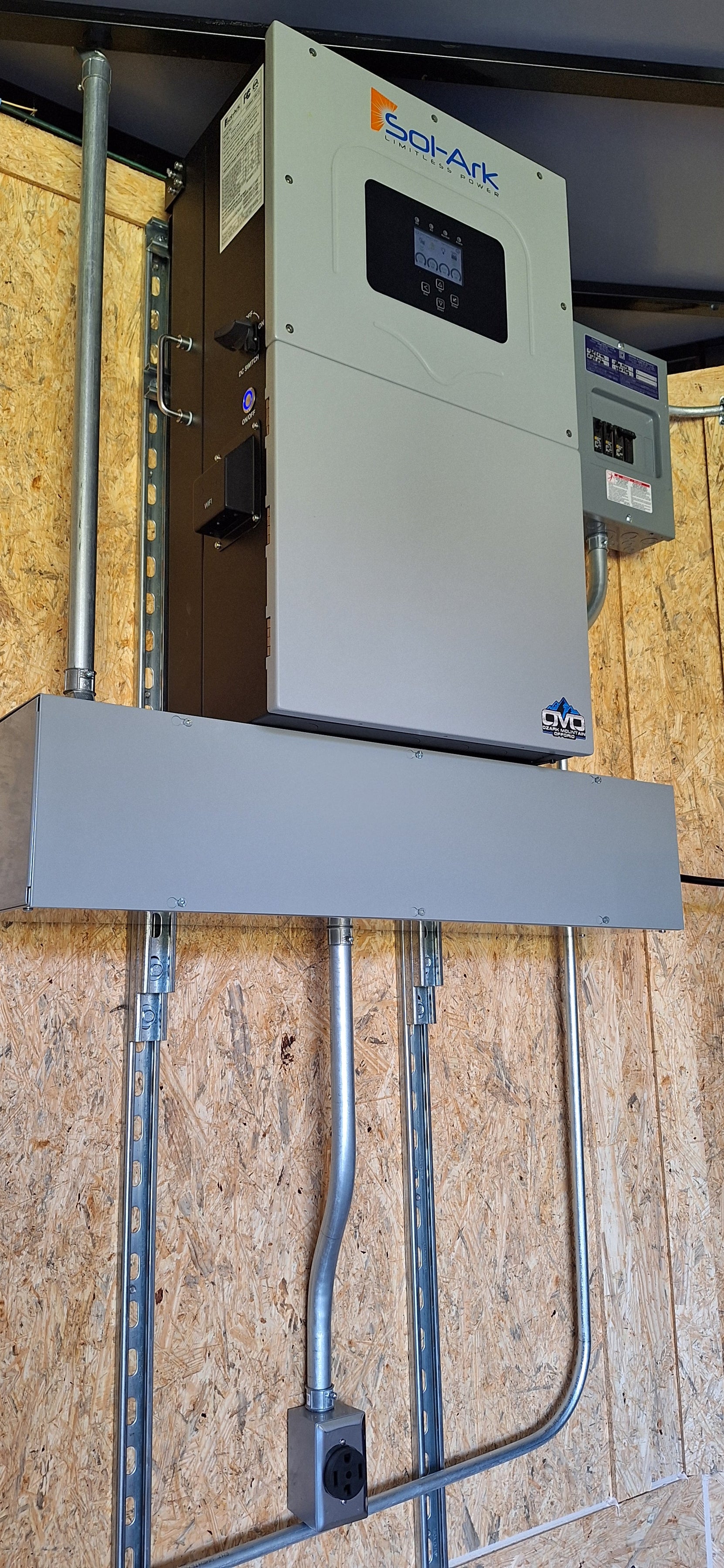 28' Enclosed SOLAR POWERED Offgrid Self-Sufficient Trailer - SOL-ARK 15K with OMO 32K Freedom Lithium Battery