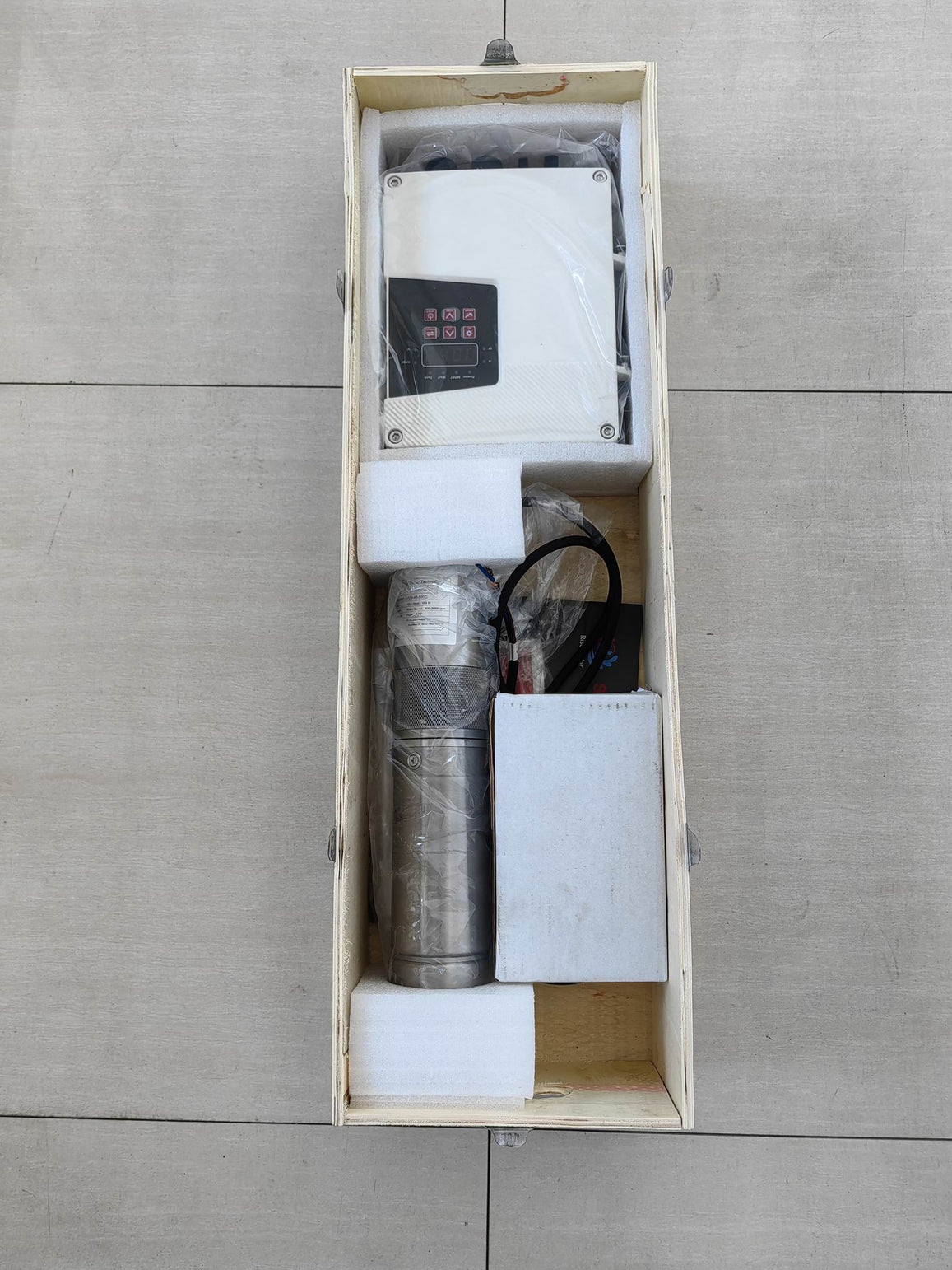 96V DC Solar Submersible Deep Well Screw Pump with  MPPT Charge Controller