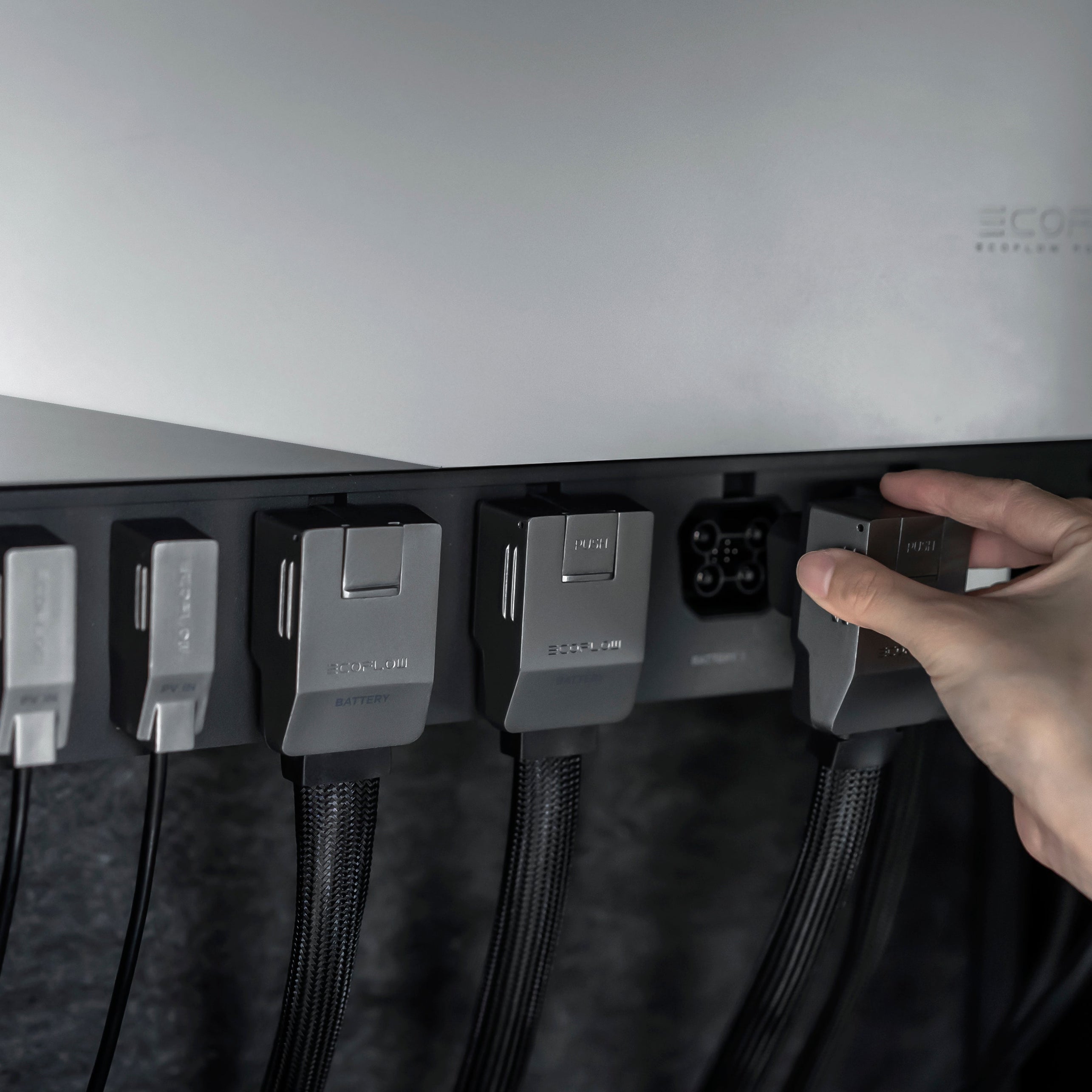 EcoFlow Power Kit 120V Output - 1x 3600 Watt Solar Generator / 5000wH Lithium Storage / 2600w Solar Complete Offgrid Kit