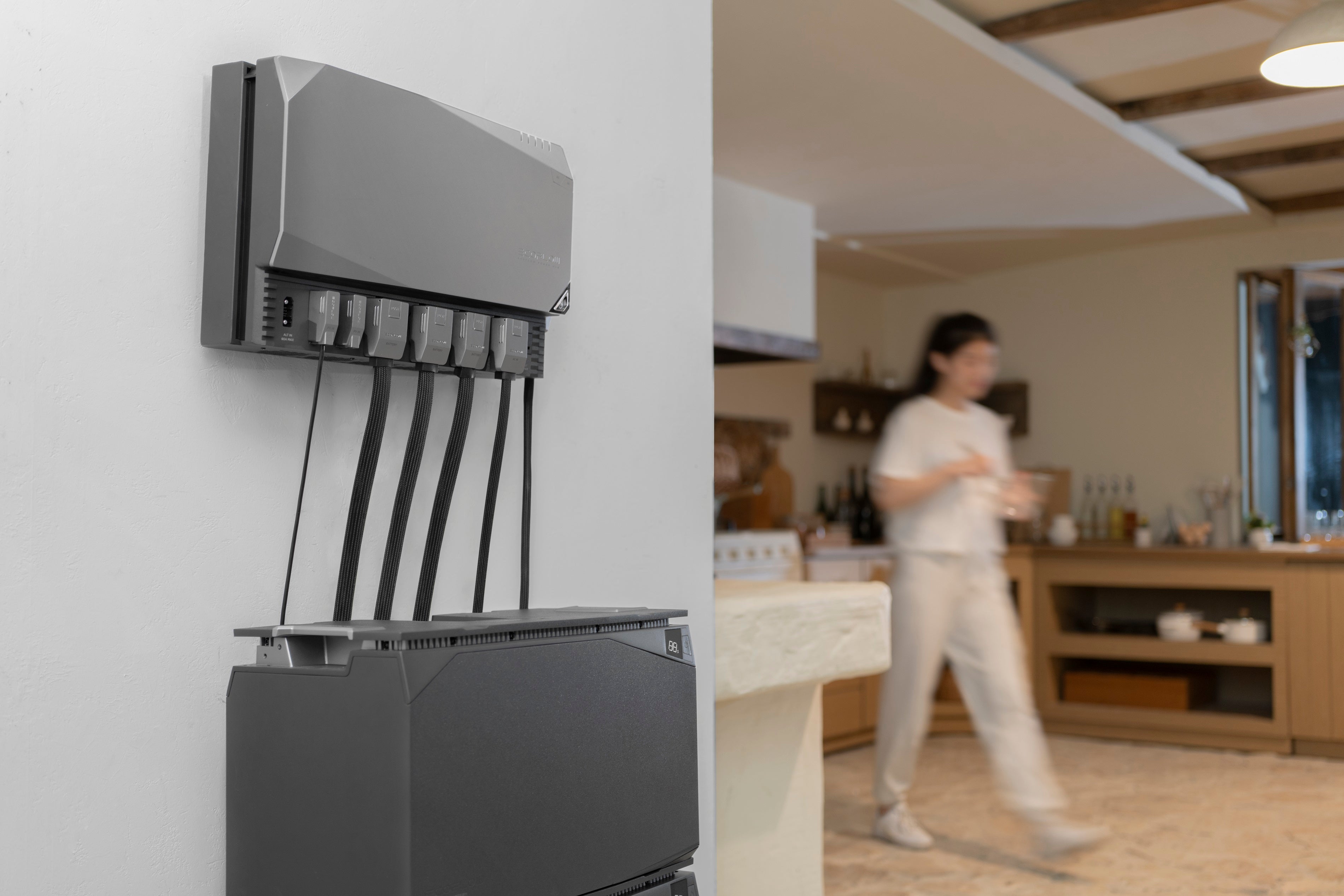 EcoFlow Power Kit 120V Output - 1x 3600 Watt Solar Generator / 4000wH Lithium Storage /1300w Solar Complete Offgrid Kit